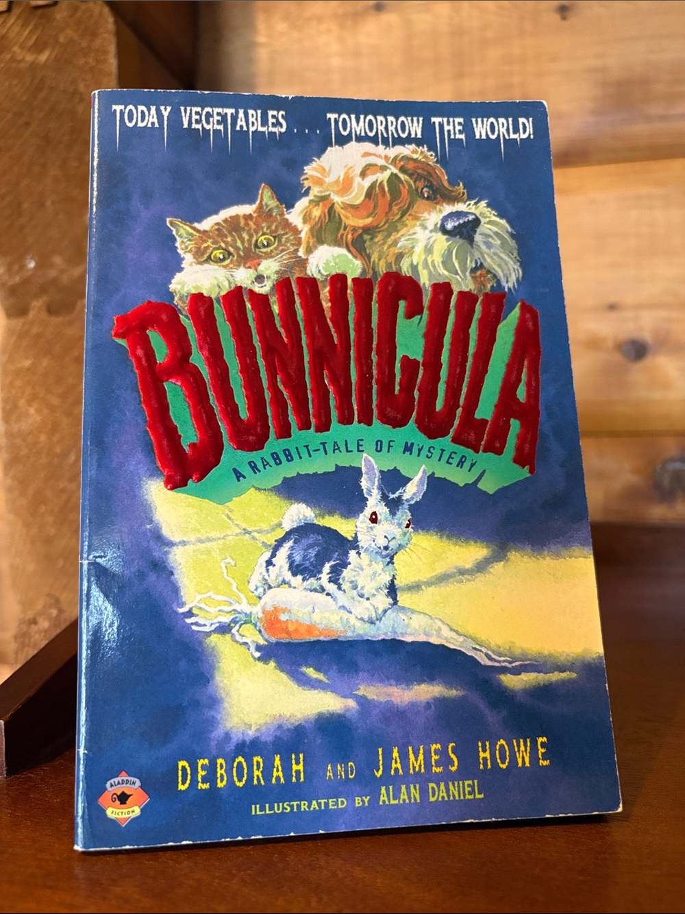1979 Bunnicula: A Rabbit-Tale of Mystery by Deborah & James Howe | Aladdin Books